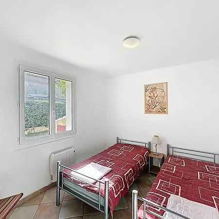 Apartment Paisible A 100m De La Plage, Avec Jardin - Fr-1-770-50